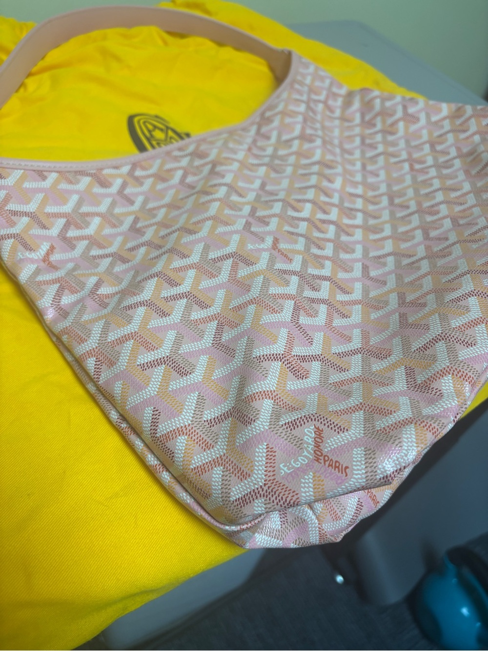 Goyard Pink Hobo 2026 - Picture 17 of 17